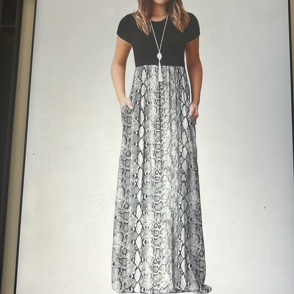 Women’s Maxi Dress - Picture 6 of 6